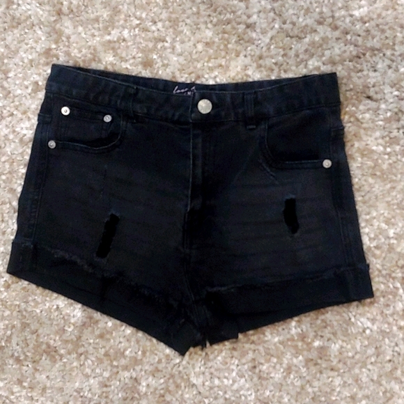 Shorts - Picture 1 of 3